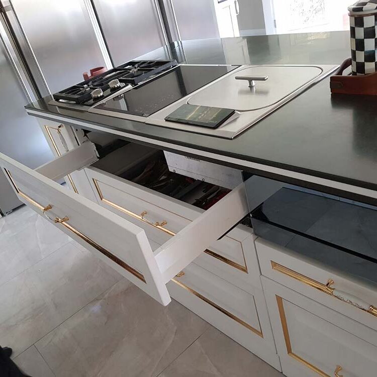 Çayyolu Villa Tadilat ahşap kaplama mutfak dolabı